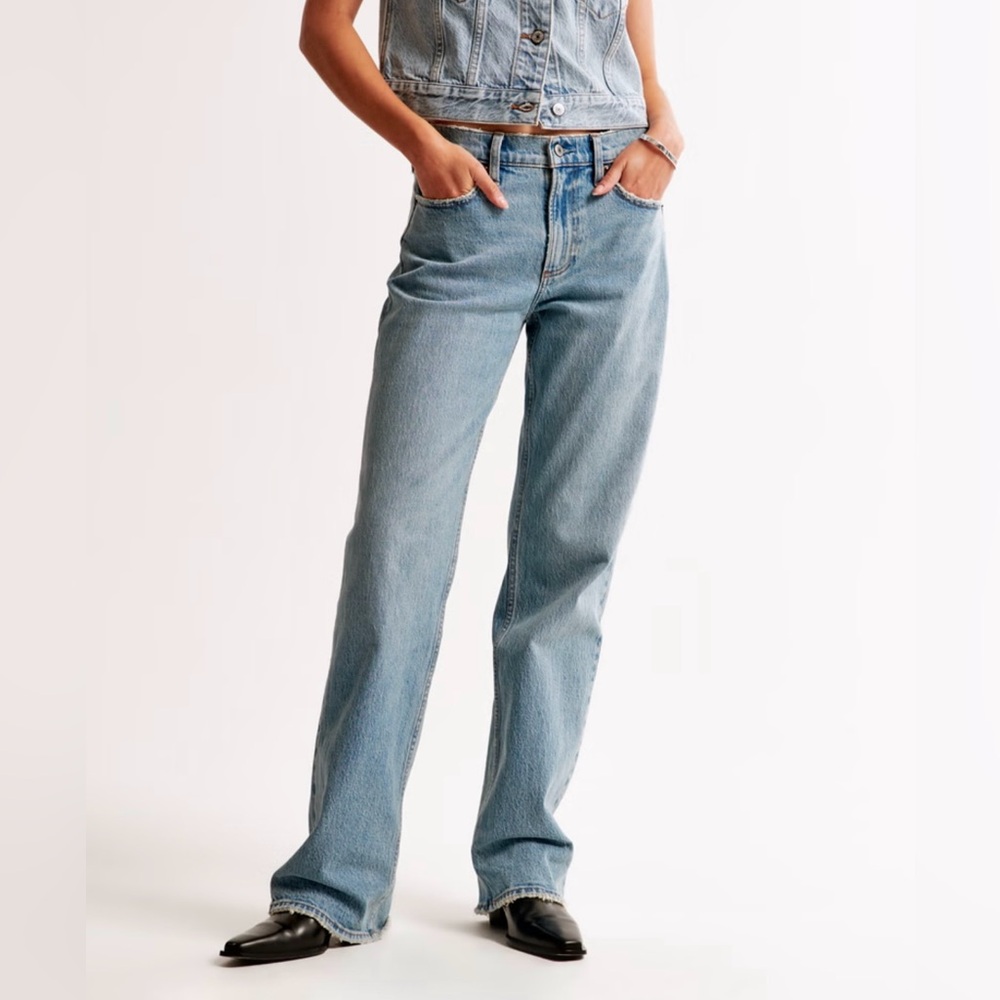 Abercrombie & Fitch Women’s Low Rise Baggy Jean